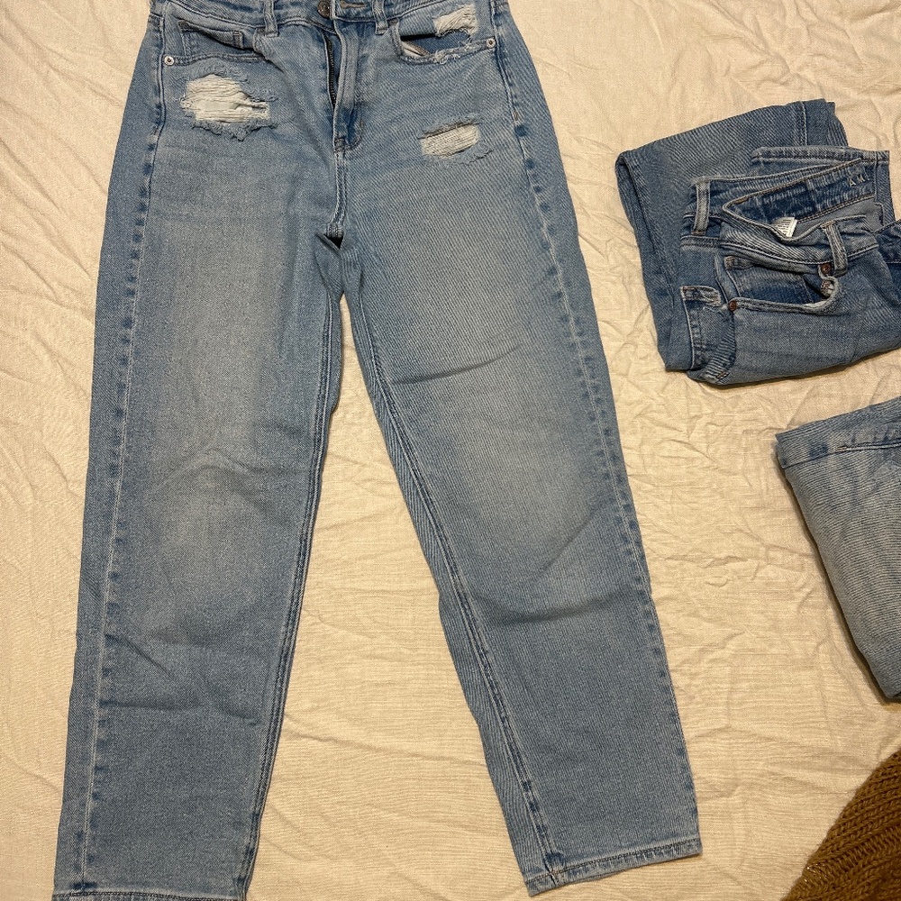 American Eagle Distressed High-waisted Stretch Mom Jeans